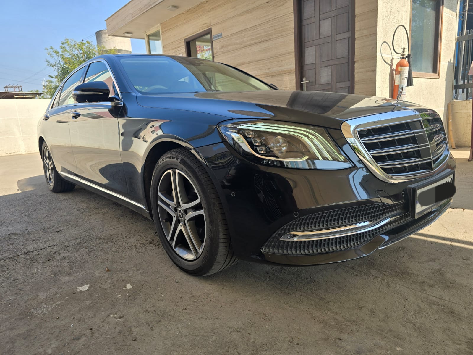 Mercedes-Benz S-Class front view